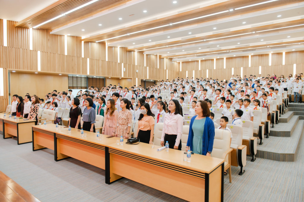 chào cờ-lễ trao giải đấu trường toán học vioedu huyện phúc thọ