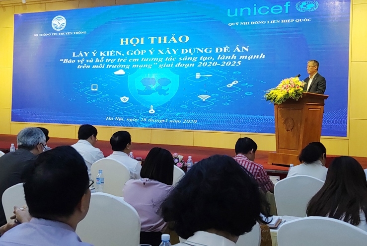 phát-biểu-tại-hội-thảo-về-bảo-vệ-trẻ-em