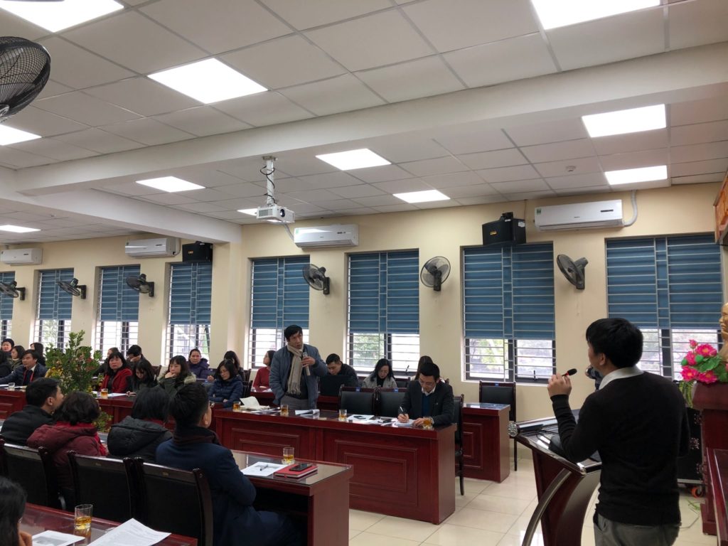 các đại biểu hỏi đáp về cách triển khai, sử dụng hệ thống.
