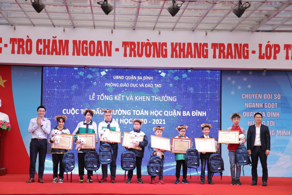 trao giải đấu trường toán học quận ba đình