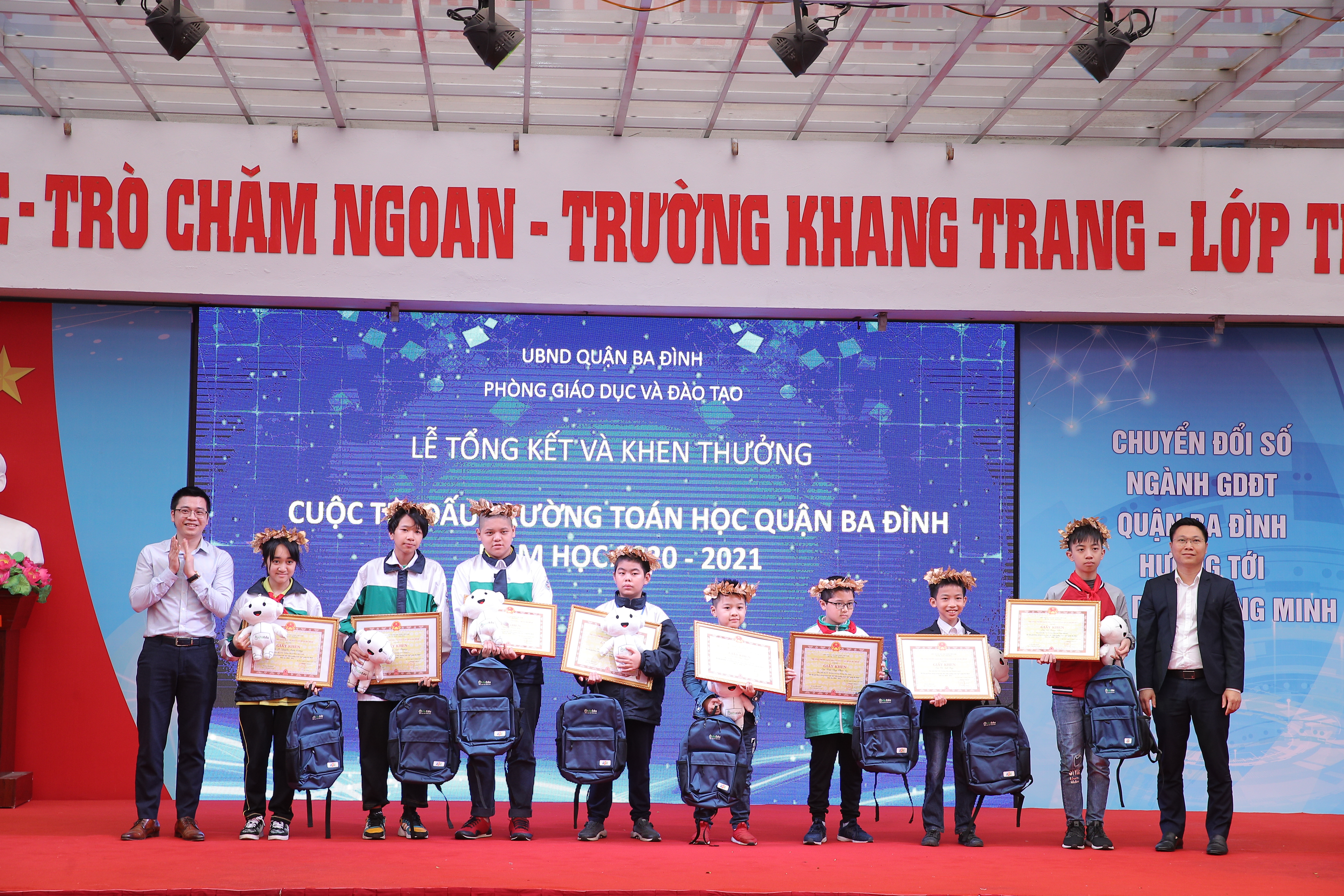 trao giải đấu trường toán học vioedu quận ba đình