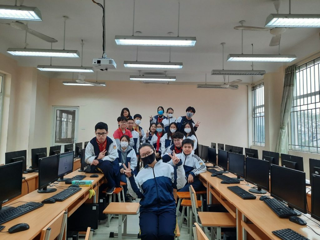 học sinh THCS Ba Đình hoàn thành bài thi đấu trường toán học VioEdu